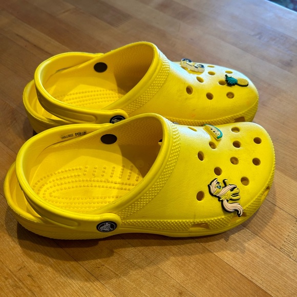CROCS Yellow Mules & Clogs women’s size 8 - Picture 9 of 9